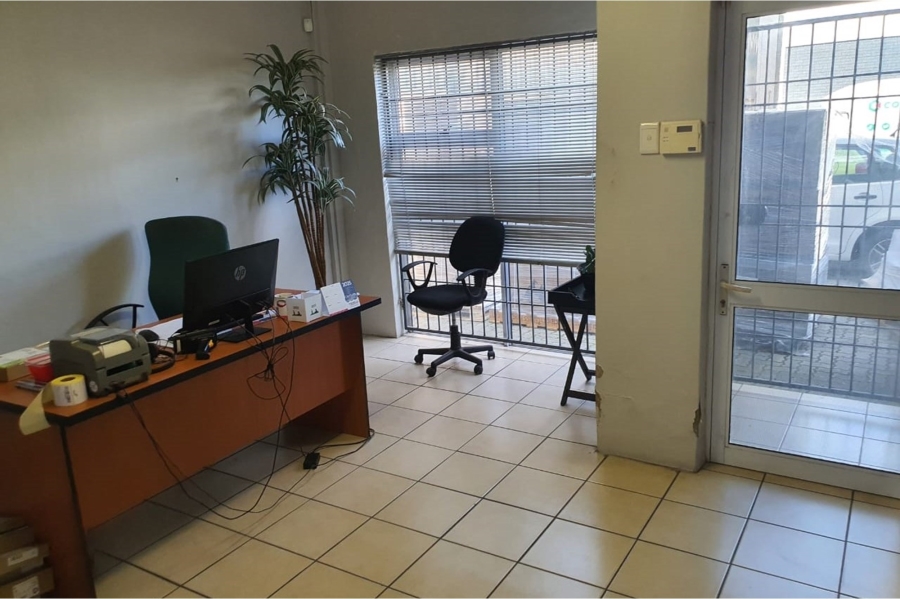 To Let commercial Property for Rent in Walmer Eastern Cape